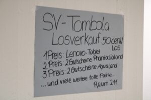 Hinweis zu SV-Tombola mit Preisen und Raumangabe.