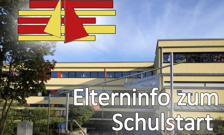 Schulgebäude mit Banner „Elterninfo zum Schulstart“ und Logo im oberen Bereich.