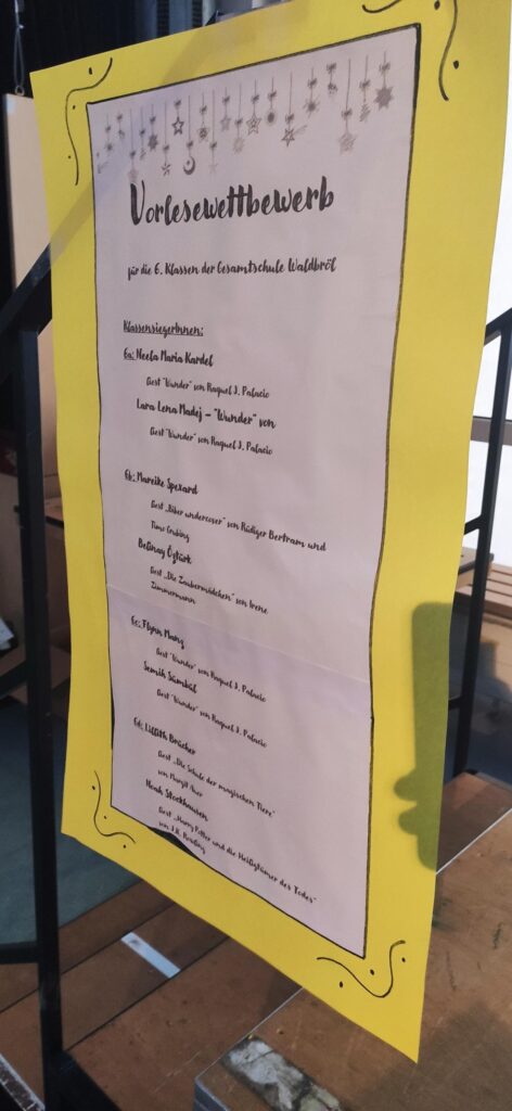 Plakat mit Informationen zu einem Vorlesewettbewerb.